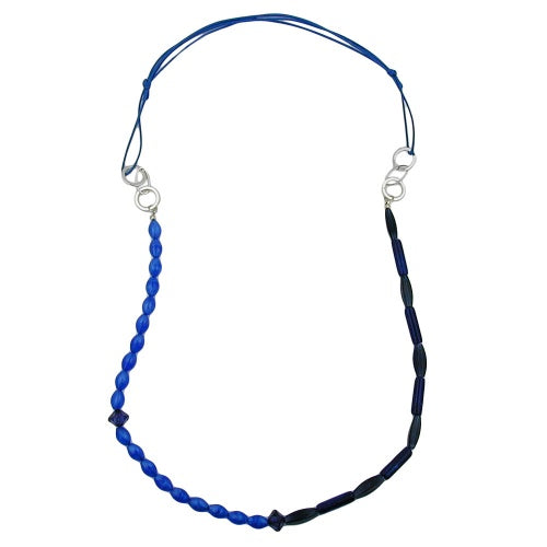 Kette Kunststoffperlen blau Metallringe rhodiniert Kordel blau 90cm