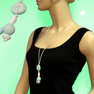 Kette Kunststoffperlen hellblau-beige Kordel beige 80cm