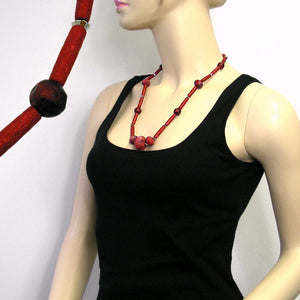 Kette Barock-Röhren Kunststoff rot-metallic mit Tomaten-Perlen rot-marmoriert matt 60cm