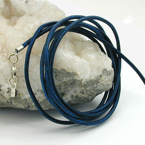 Lederband Rundschnur Rindleder 2mm dunkelblau gefärbt mit 1x Verschluss silberfarbig ca. 1m