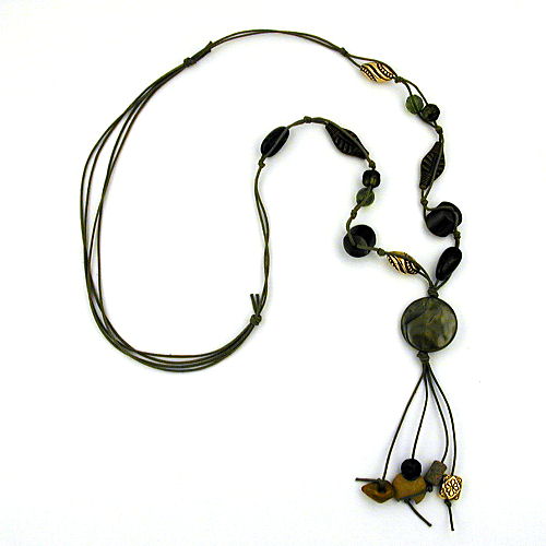 Kette 28mm Kunststoff Scheibe oliv seidig-glänzend Kordel oliv