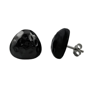 Schwarze gleichschenklige Dreieck-Ohrstecker in Hammeroptik, halbrund gewölbt, 14 mm